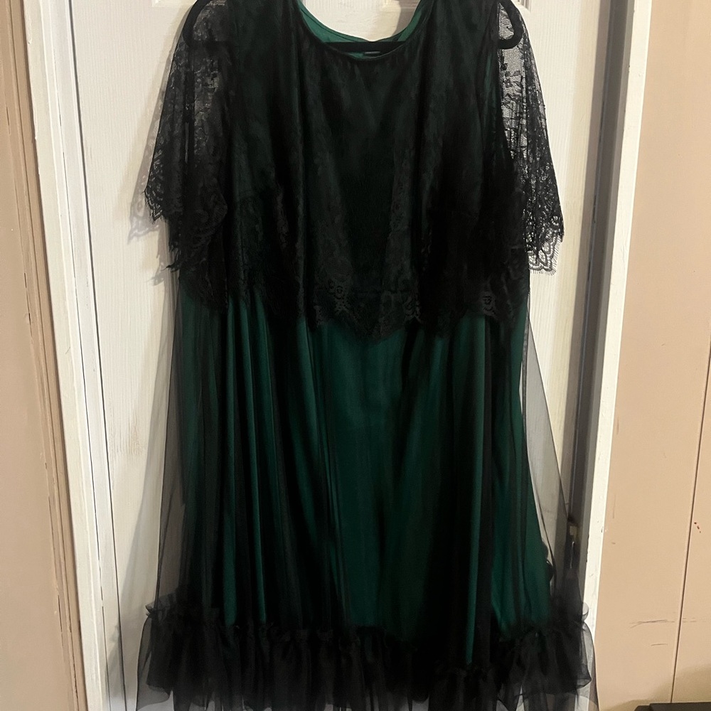 SHEIN Black and Green Lace Dress